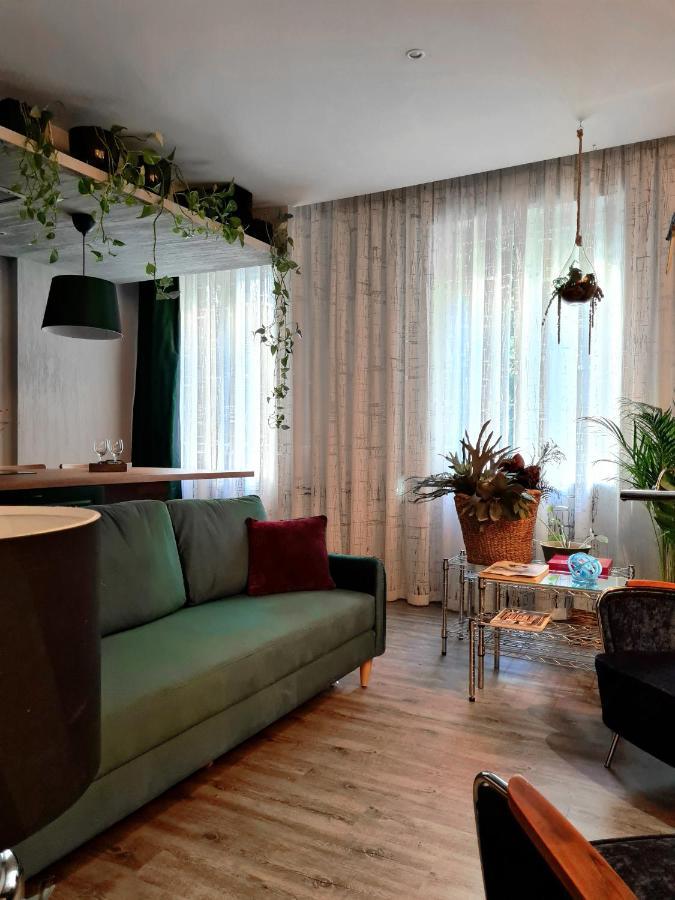 Serendipity Apartments - Montenapoleone Милан Экстерьер фото